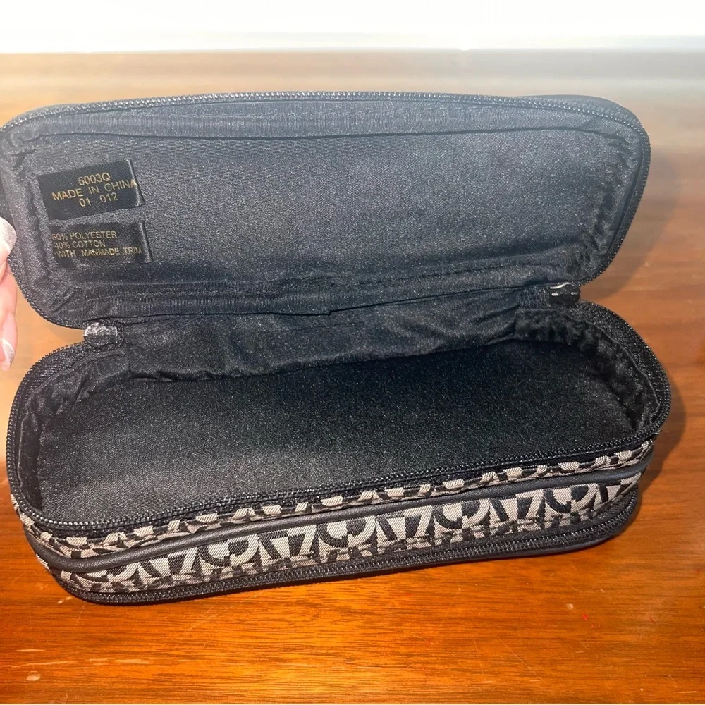New Etienne Aigner Travel Contact Glasses Cases Zippered Accessory Purse Mirror